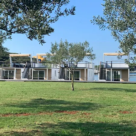 Apartment Floating Sea House - 1 Pula