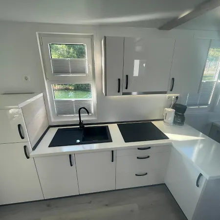 Daire Floating Sea House - 1 *