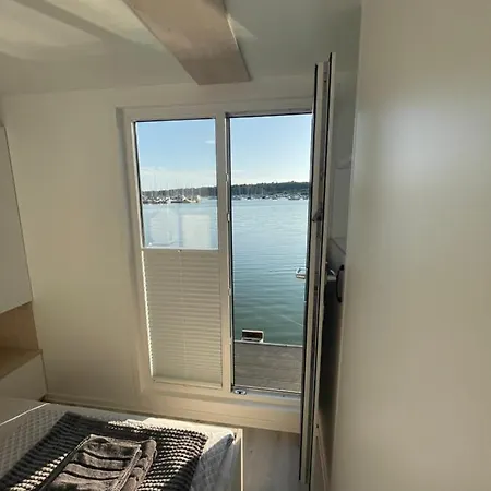 Floating Sea House - 1 * Pula