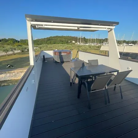 Floating Sea House - 1 *